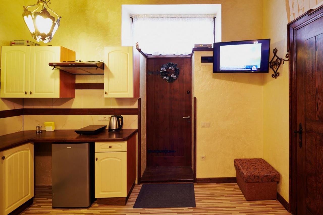 Квартира Подобово На Площі Ринок 39 Lviv Bagian luar foto