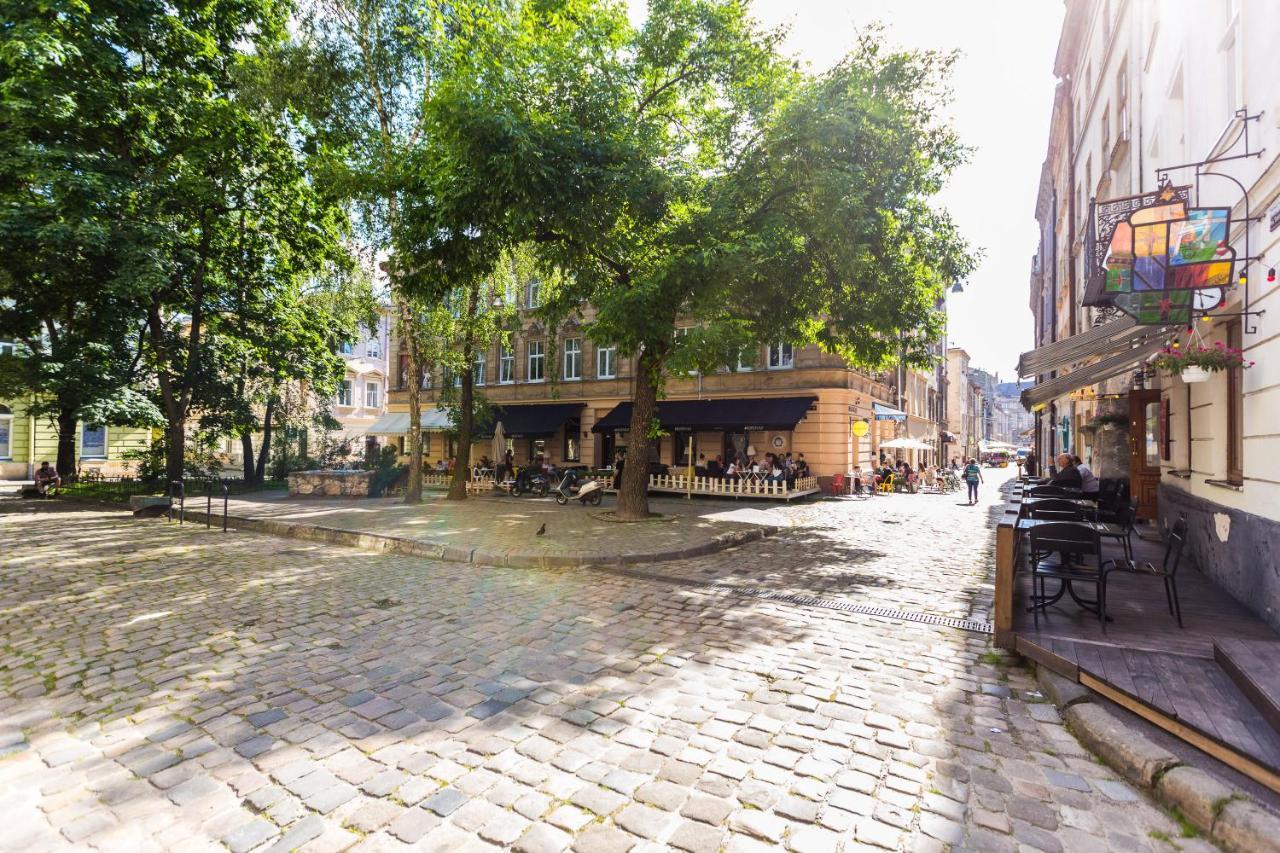 Квартира Подобово На Площі Ринок 39 Lviv Bagian luar foto