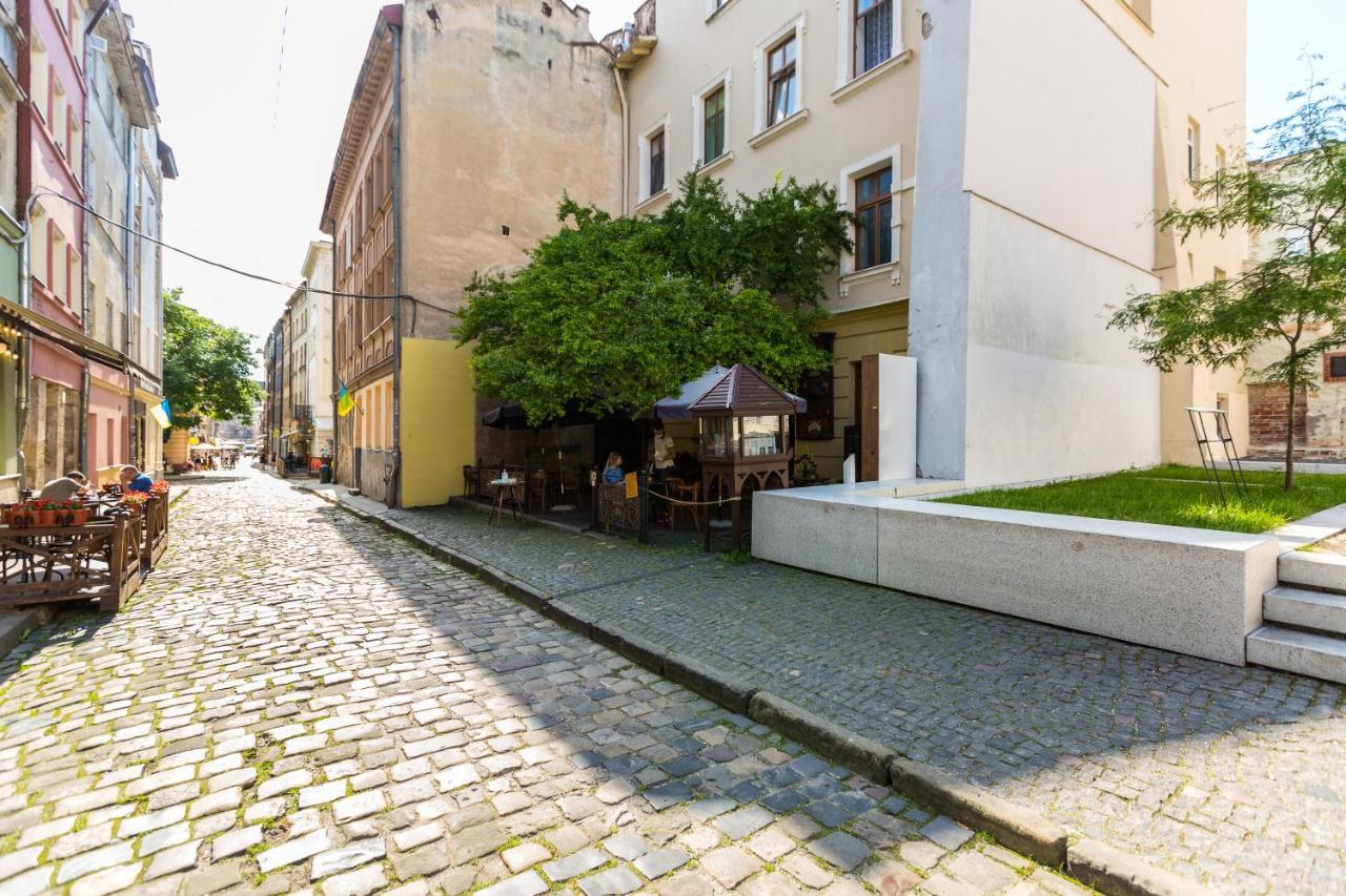 Квартира Подобово На Площі Ринок 39 Lviv Bagian luar foto
