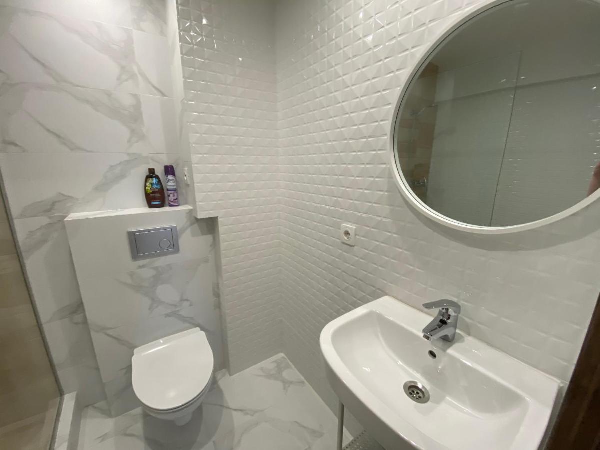 Квартира Подобово На Площі Ринок 39 Lviv Bagian luar foto