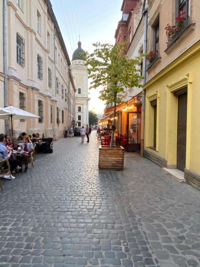 Квартира Подобово На Площі Ринок 39 Lviv Bagian luar foto