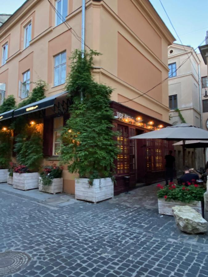 Квартира Подобово На Площі Ринок 39 Lviv Bagian luar foto