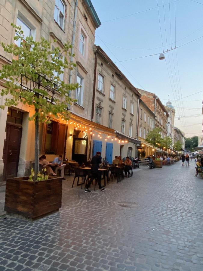 Квартира Подобово На Площі Ринок 39 Lviv Bagian luar foto