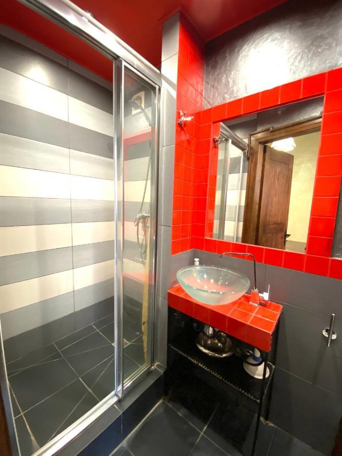 Квартира Подобово На Площі Ринок 39 Lviv Bagian luar foto
