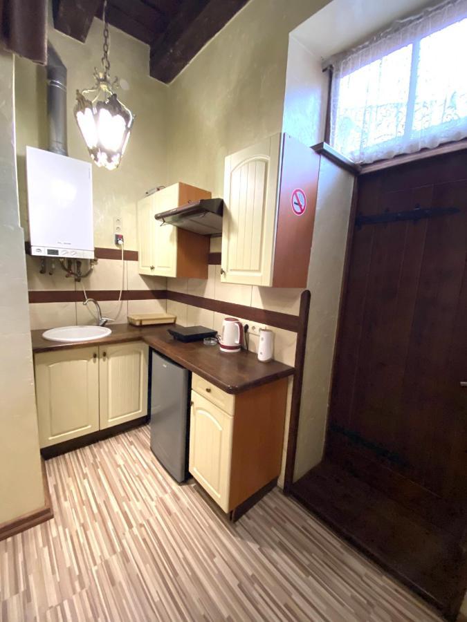 Квартира Подобово На Площі Ринок 39 Lviv Bagian luar foto