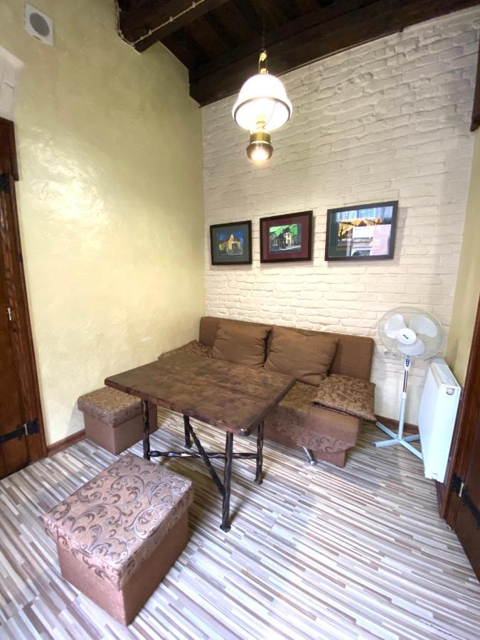 Квартира Подобово На Площі Ринок 39 Lviv Bagian luar foto